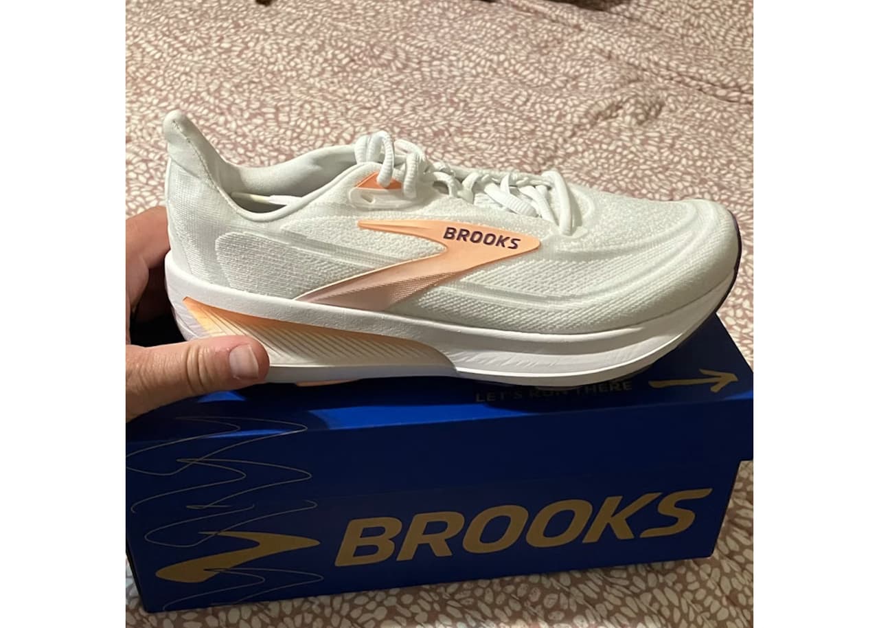 Brooks Revel 9 White Cyber Peach Purple (Women's)