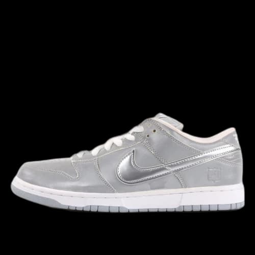 Nike SB Dunk Low Medicom 3