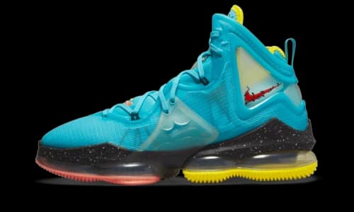 Nike LeBron 19 Christmas