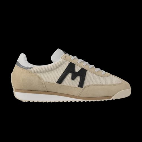 Karhu Mestari 'Boulder Jet Black'