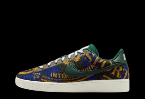 Nike Tennis Classic Premium Fir White Sail