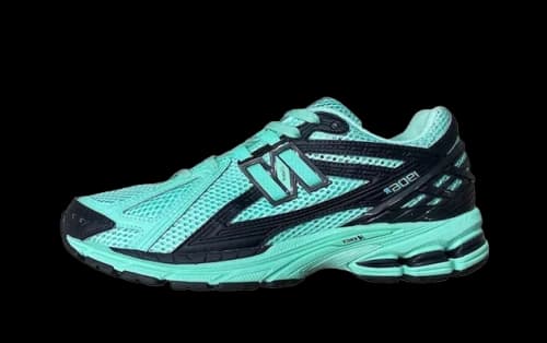 New Balance 1906R size? Exclusive Green Black