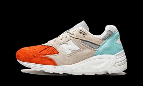 New Balance 990v2 Kith Cyclades (with Socks)