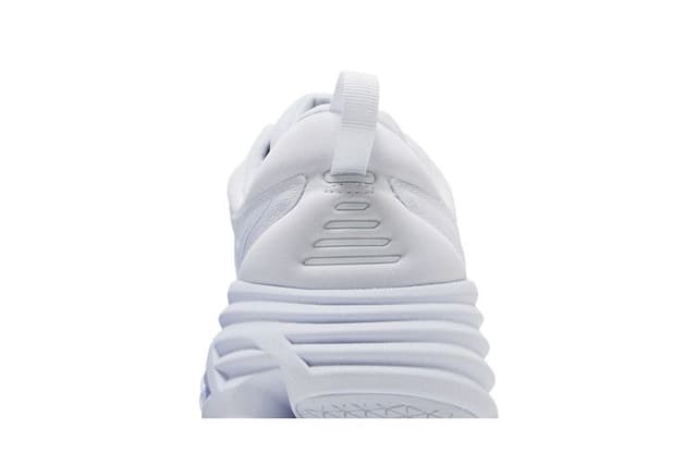 Hoka One One Bondi 8 Triple White 7