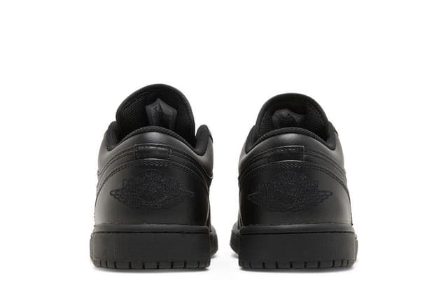 Jordan 1 Low Triple Black (2022) 6