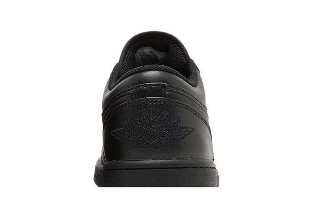 Jordan 1 Low Triple Black (2022) 7