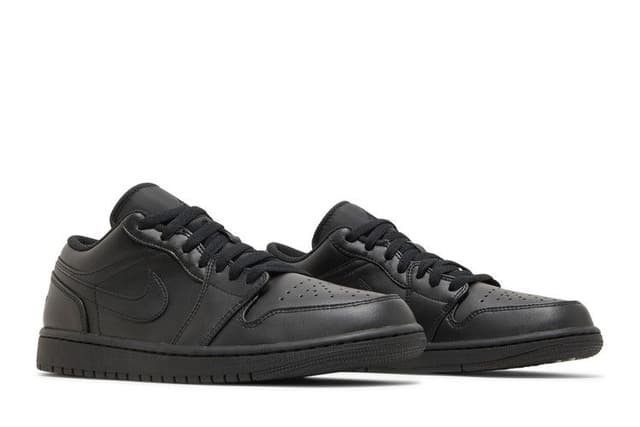 Jordan 1 Low Triple Black (2022) 8