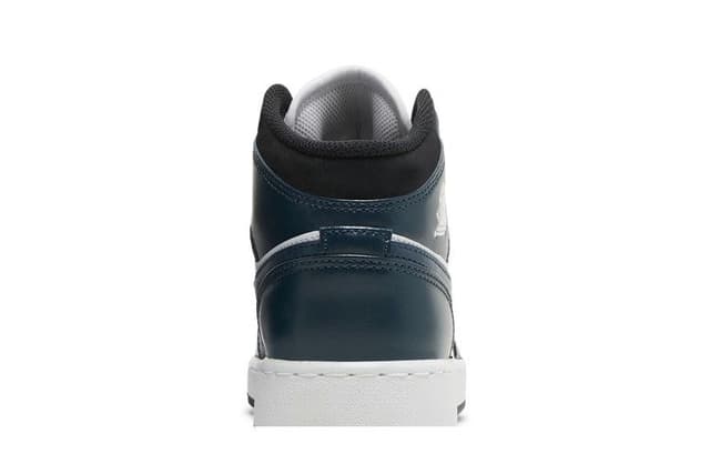 Jordan 1 Mid Armory Navy (GS) 7