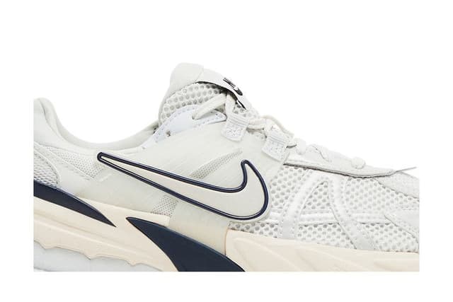 Nike V2K Run Platinum Tint (Women's) 2