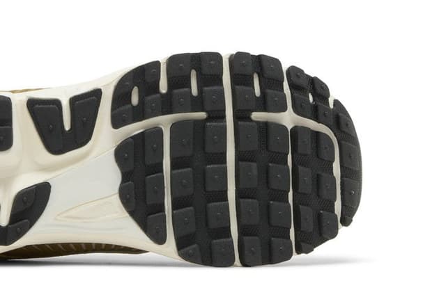 Nike Zoom Vomero 5 Metallic Gold (Women's) 5