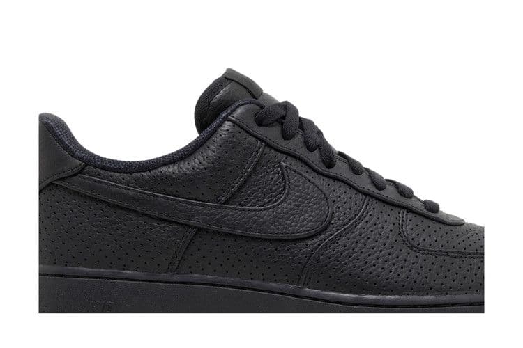 Nike Air Force 1 Low SP Triple Black Perforated — Nike en Ibiza