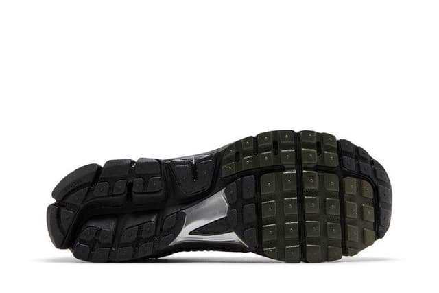 Nike Zoom Vomero 5 Black Sequoia 4