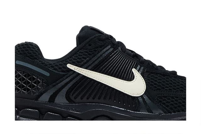 Nike Zoom Vomero 5 Black Gum 3