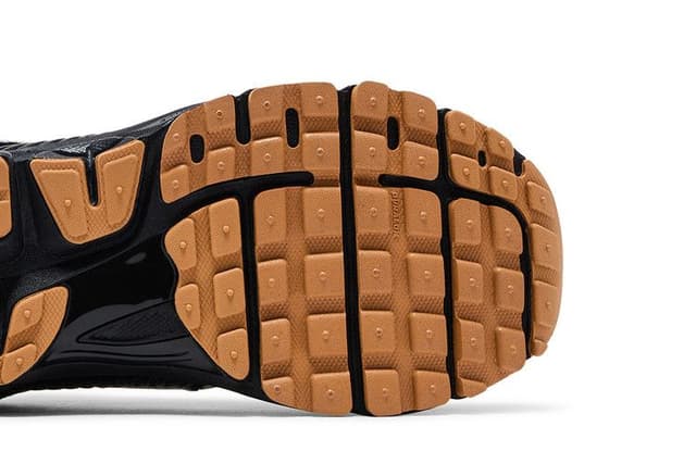 Nike Zoom Vomero 5 Black Gum 6