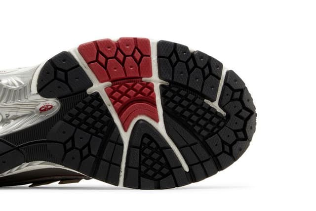 New Balance 1906R Silver Classic Crimson 5