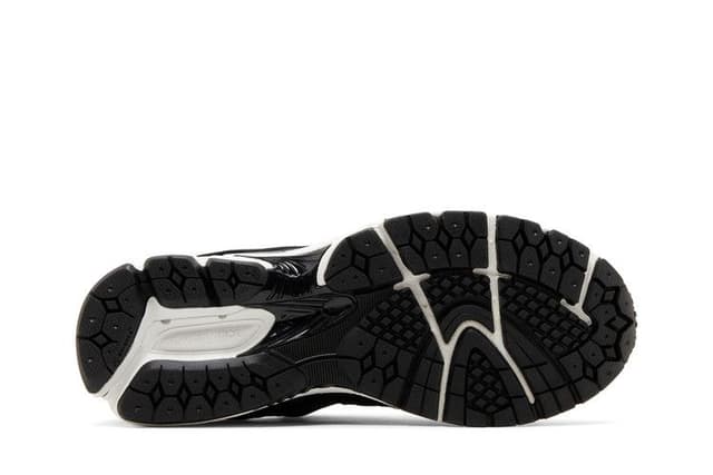 New Balance 2002R Black Gunmetal 4