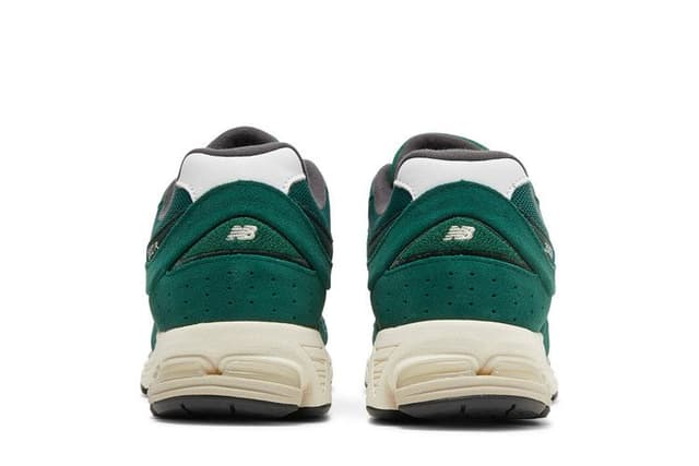 New Balance 2002R Nightwatch Green 6