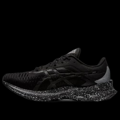 ASICS Novablast 'Black Black'