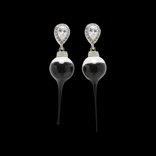 Ottolinger Pearl Drop Earring 'Silver/Black'