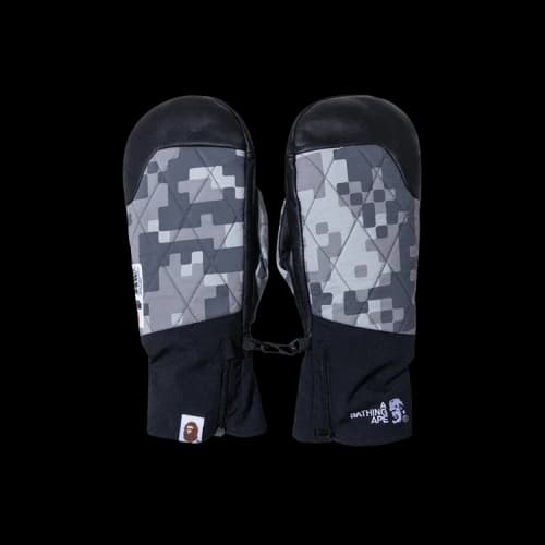 BAPE x Kazuki Kuraishi Pixelate Camo Polar Fleece Gloves 'Charcoal'