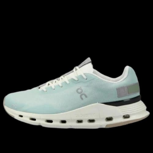 On Running Cloudnova Form 'Mineral Ivory' (Women's)