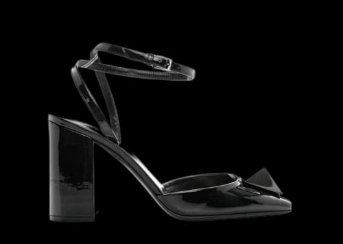 Valentino Garavani Valentino One Stud Ankle Strap Sandals Black (Women's)