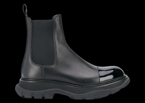 Alexander McQueen Shiny Toecap Chelsea Boot Black