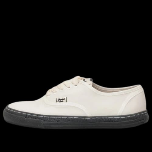 Maison MIHARA YASUHIRO PAST Sole 5 - Hole Low-top Sneaker 'White'