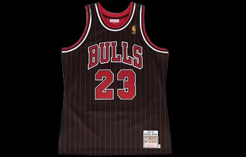 Mitchell & Ness Michael Jordan Chicago Bulls 1996-97 Alternate Authentic NBA Jersey Black/Red/White