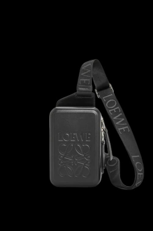 LOEWE Molded Sling in Smooth Calfskin Black