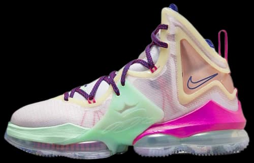 Nike LeBron 19 'Valentine's Day'