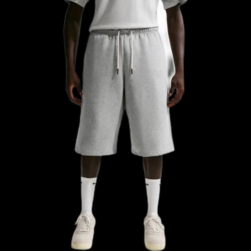 Nike Standard Issue Men's Therma-FIT 14" Fleece Basketball Shorts