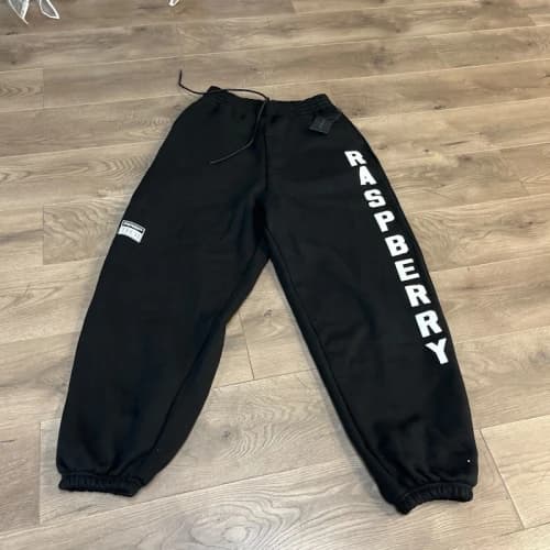 GV Gallery Raspberry Rasp Tech Sweatpants Black