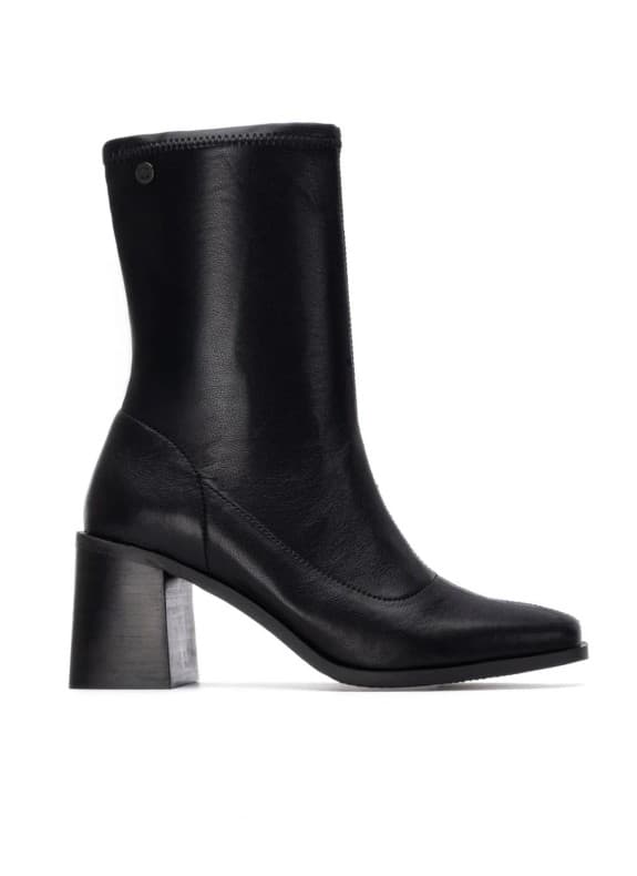 XTI botín para mujer con tacón en color negro