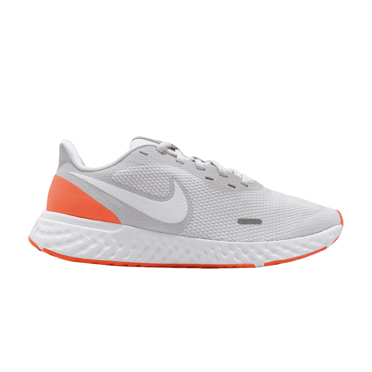 Nike Revolution 5 Platinum Tint