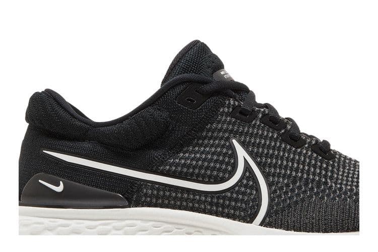 Nike ZoomX Invincible Run Flyknit 2 Black White — foto 3