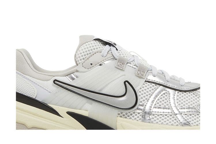 Nike V2K Run Summit White Metallic Silver (Women's) — foto 3
