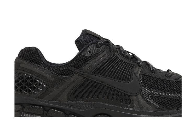 Nike Zoom Vomero 5 Triple Black — foto 3