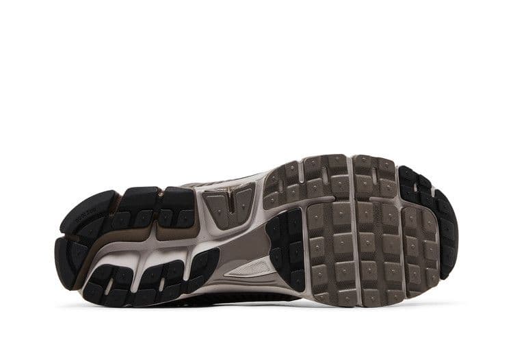 Nike Zoom Vomero 5 College Grey Cave Stone — foto 5