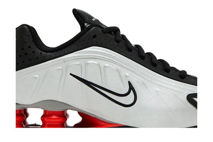 Nike Shox R4 Metallic Silver Black Picante Red (GS) — foto 3