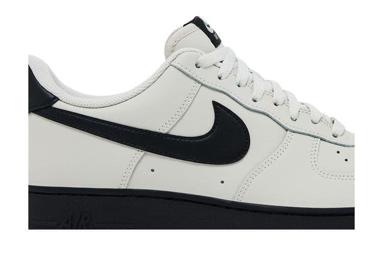 Nike Air Force 1 '07 'Light Bone Black' — foto 3