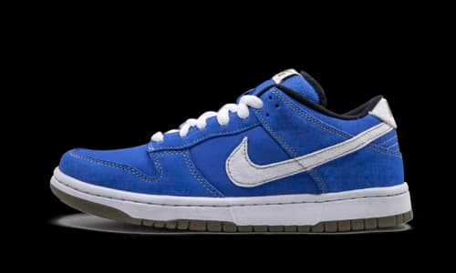 Nike SB Dunk Low Street Fighter Chun Li