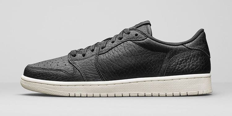 Jordan 1 Retro Low Swooshless Black