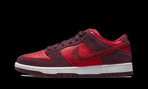 Nike SB Dunk Low Cherry