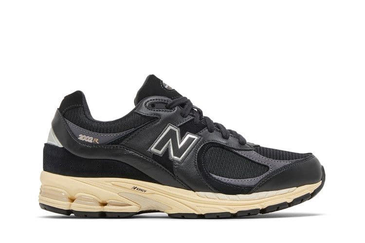 New Balance 2002R Black Vintage