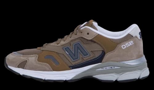 New Balance 920 Sand Navy
