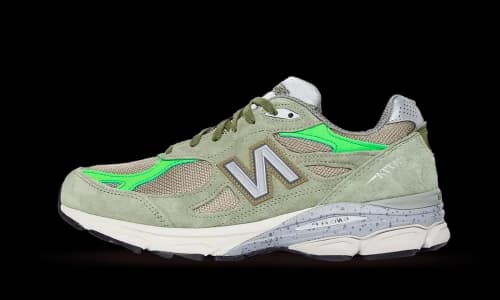 New Balance 990v3 MiUSA Patta Keep Your Family Close