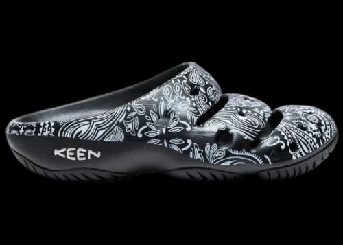 Keen Yogui Arts Clog Hide and Seek Black