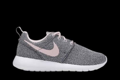 Nike Roshe One GS 'Barely Rose'