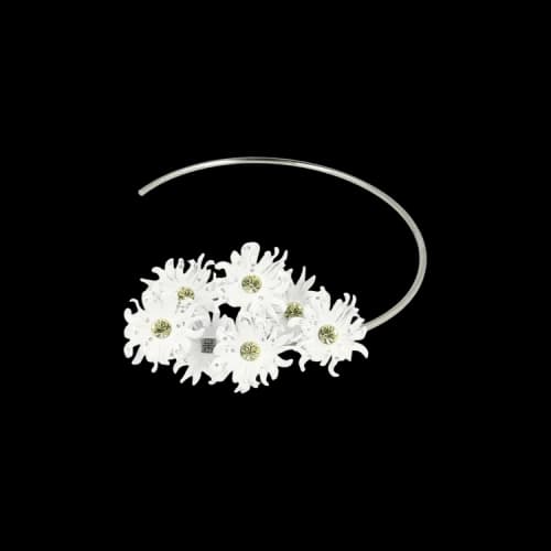 Givenchy Daisy Torque Necklace 'Off White'